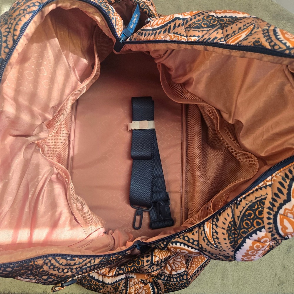 Vera Bradley Fern Paisley Large Travel Duffel Bag Orange Black Weekend Bag - Picture 6 of 9